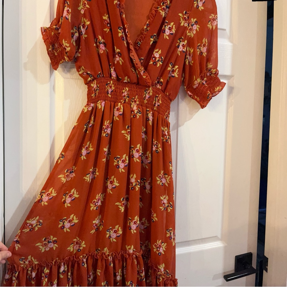 Chic Floral Midi Dress in Orange
